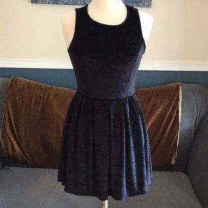 🛍🛍 3/$30 🛍🛍 S.o.r.a.d black skater mini dress